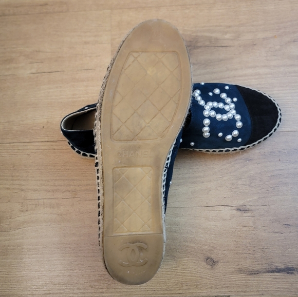 CHANEL Suede Pearl CC Espadrilles - Picture 13 of 16